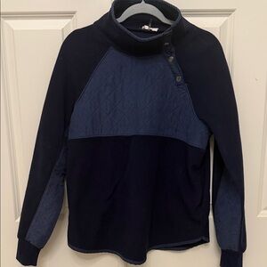 Entro Navy Quilted Sweatshirt